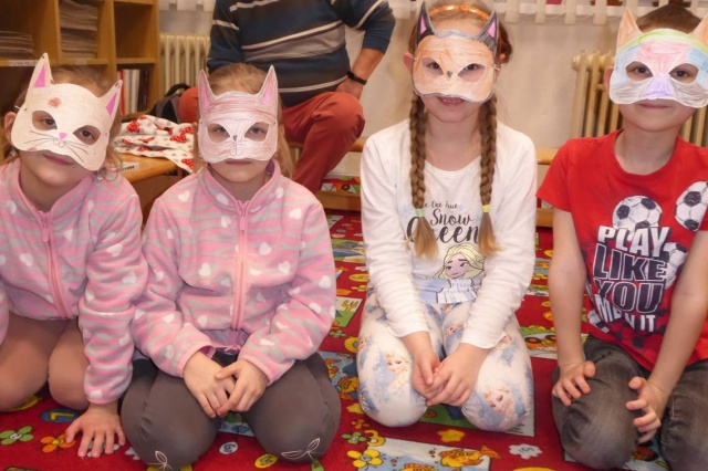 V pondělí 17. 2. 2025 od 16 hodin jsme se sešli na kouzelné odpoledne plné příběhů! Tentokrát jsme se společně ponořili do pohádkového světa Františka Hrubína a jeho příběhu 