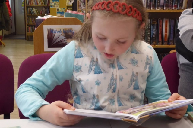 V pondělí 17. 3. 2025 od 16 hodin jsme se sešli na kouzelné odpoledne plné příběhů! Tentokrát jsme se společně ponořili do pohádkového světa Zuzany Pospíšilové a jejího příběhu 